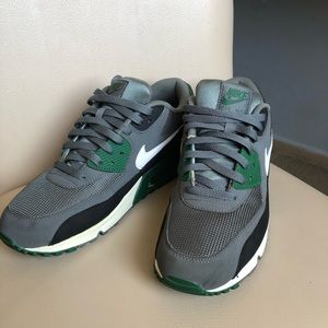 Men’s Nike Air Max 90 size 10.5
